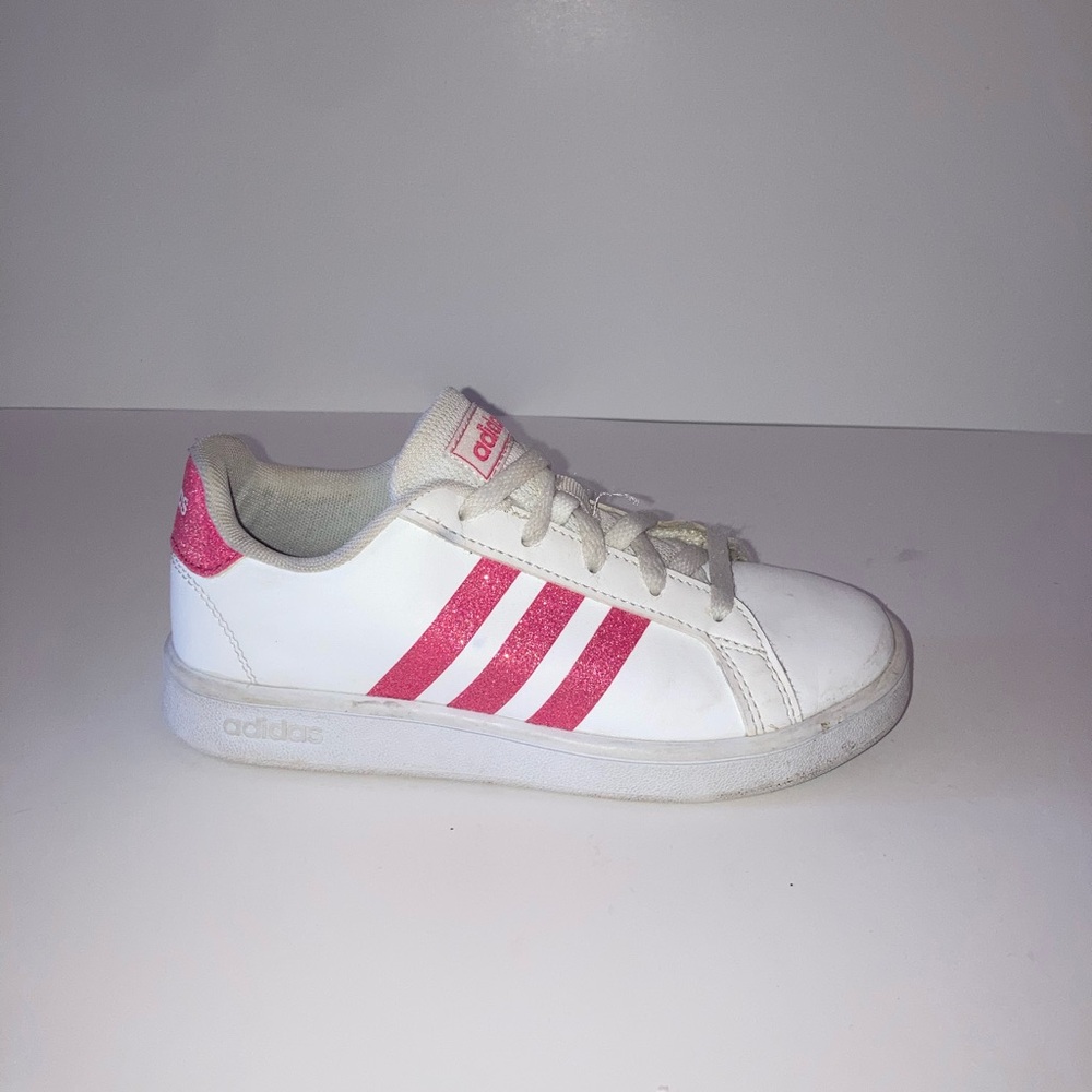 Adidas tennis shoe